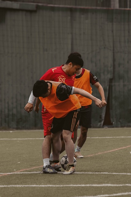 如果让你拥有瞬间消灭1.27亿生命的能力，代价是一年内不允许奖励自己，你能接受吗？10亮17回复.